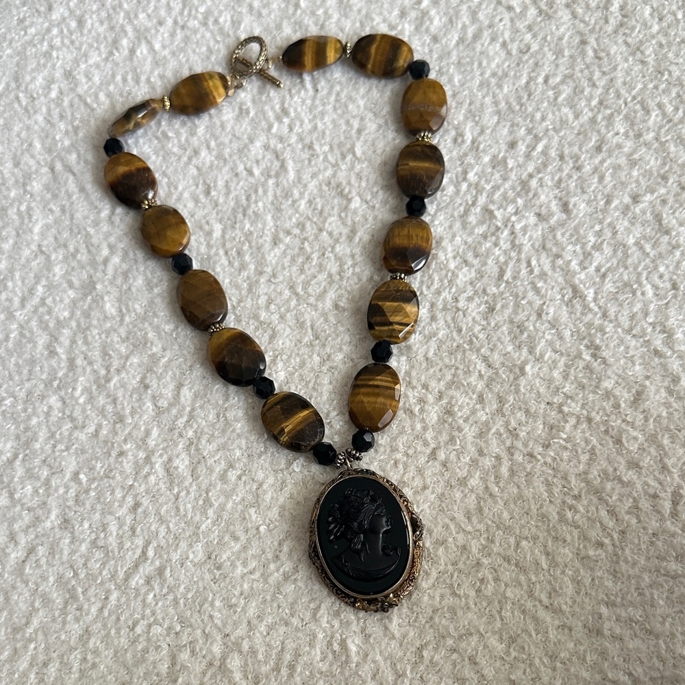 Cameo Necklace - black and brown